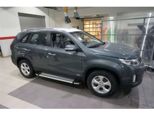 Пороги алюминиевые Brillant серебряные на Kia Sorento/Hyundai Santa Fe № KISO.48.1388